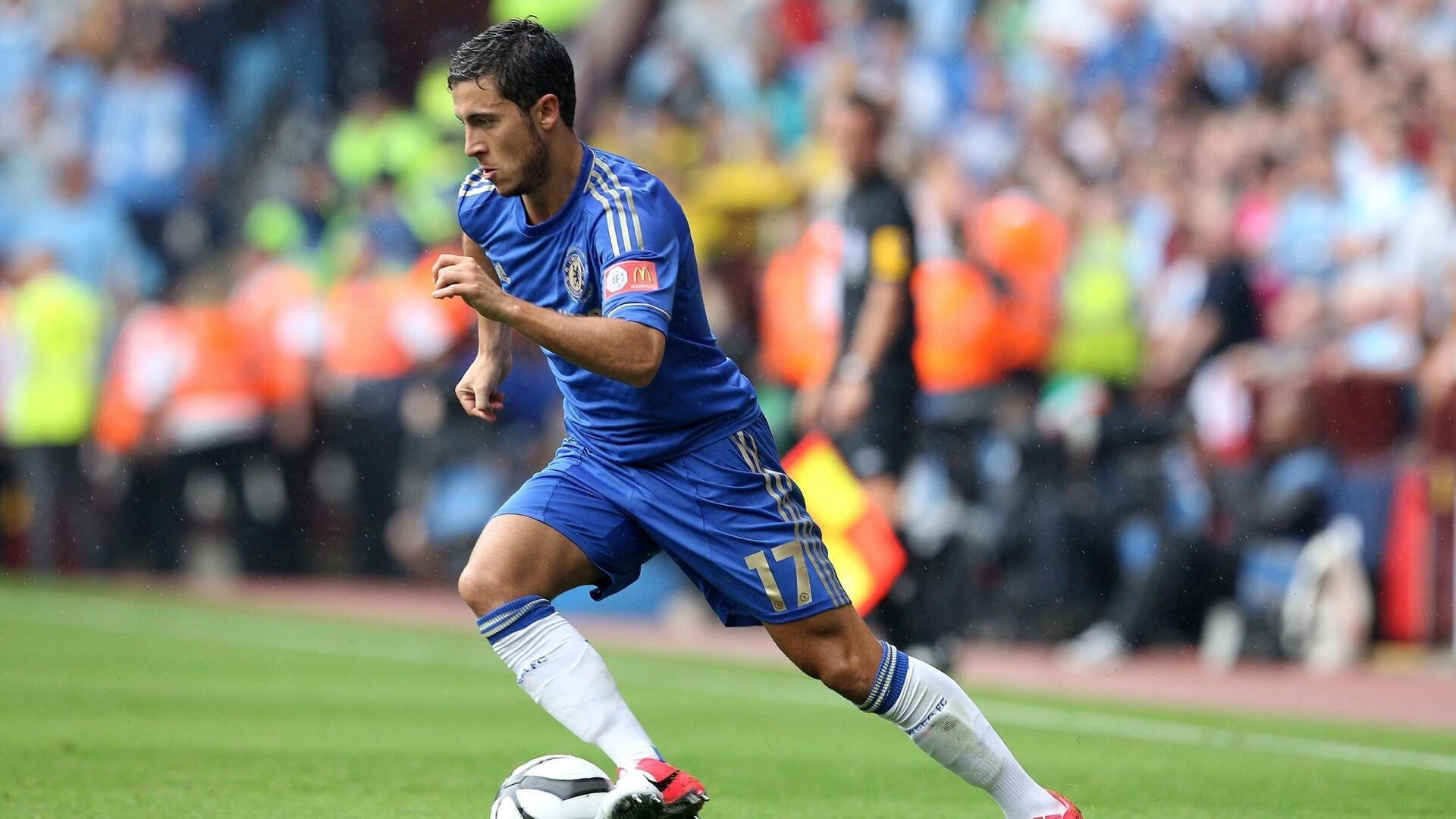 跨界风暴,塞内加尔足球击溃塞维利亚,厄德高在F1街道赛上演接管艺术